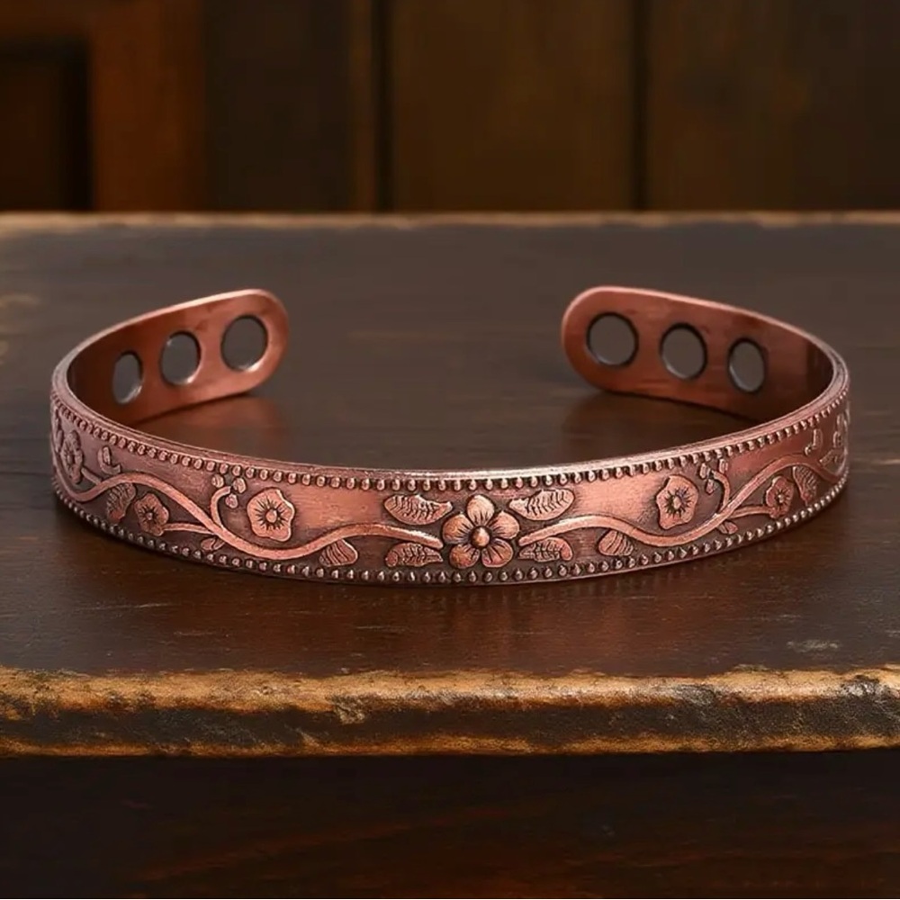NEW - Elegant Floral Copper Bracelet